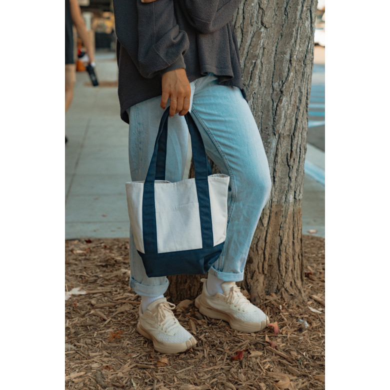 ☆☆GENERAL IDEA☆☆ WOMAN GNRL mini canvas tote bag [WHITE] Mini Icon Tote Bag - White | Levi's® US
